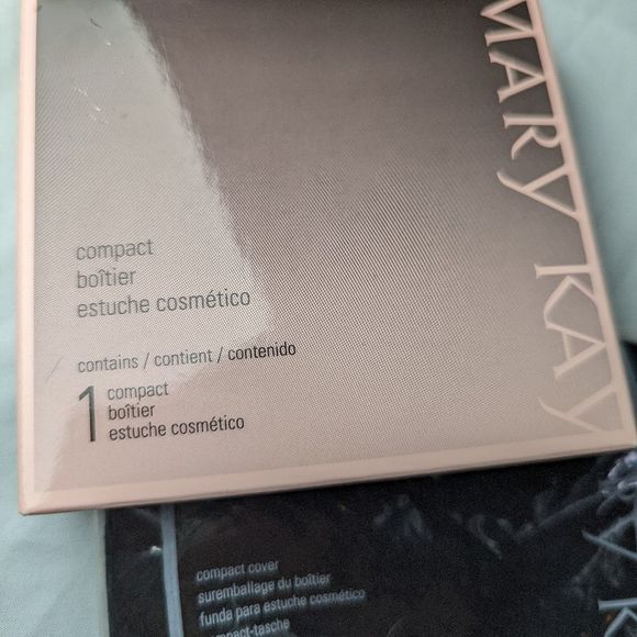 Compact Mary Kay Black and Pink Unfilled Comes with Compact Cover - Picture 3 of 11